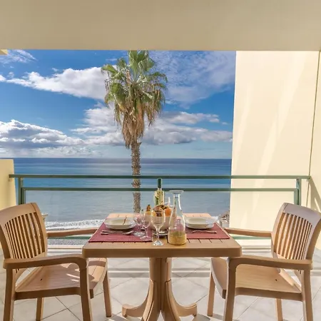 Charming Penthouse In Pestana 푼샬