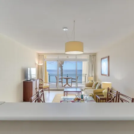 Charming Penthouse In Pestana