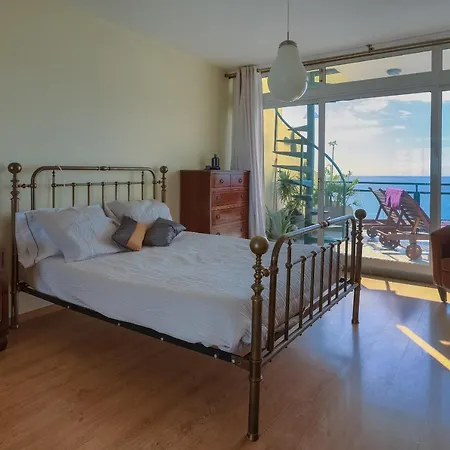 Charming Penthouse In Pestana 푼샬